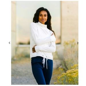 Zyia white Sweater XXL